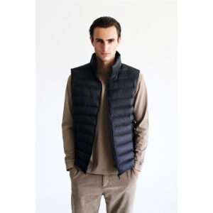 Μαύρο Water Repellent Αμάνικο Μπουφάν με Logo Print OFFER (Modern Fit) offers
